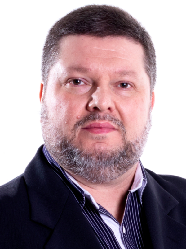 Dr. Flávio Régio Brambilla